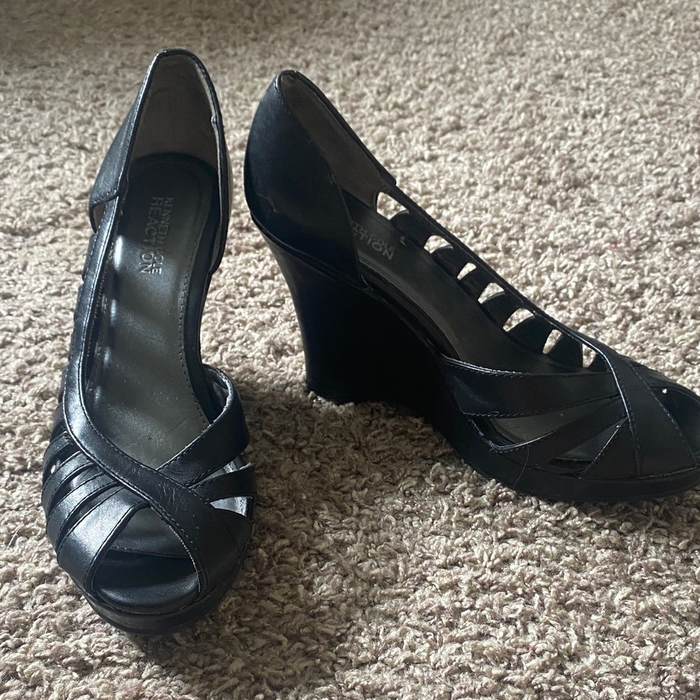 Kenneth Cole Black Wedge Shoes with Elegant Design